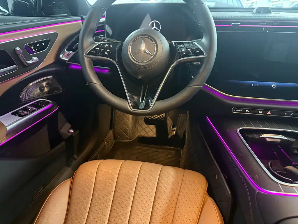 Mercedes-Benz E-Class — фото 15