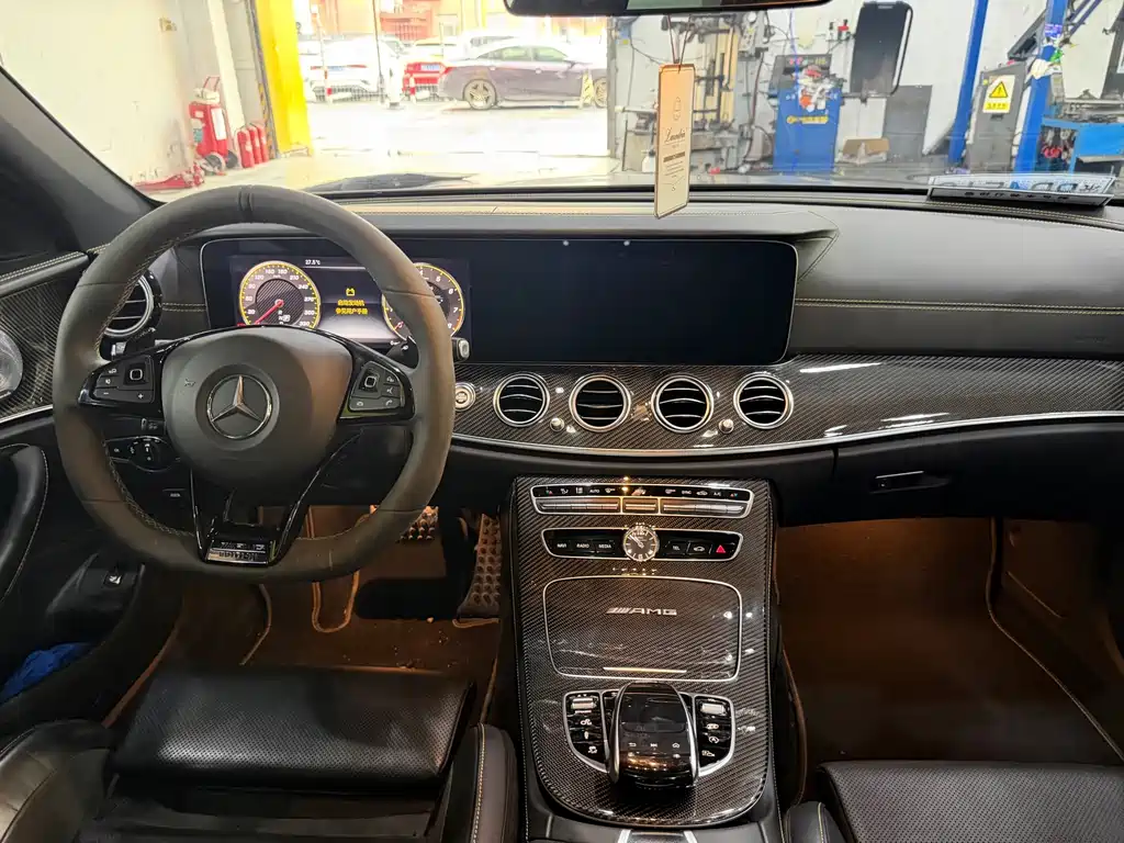 Mercedes-Benz E-Class AMG — фото 10