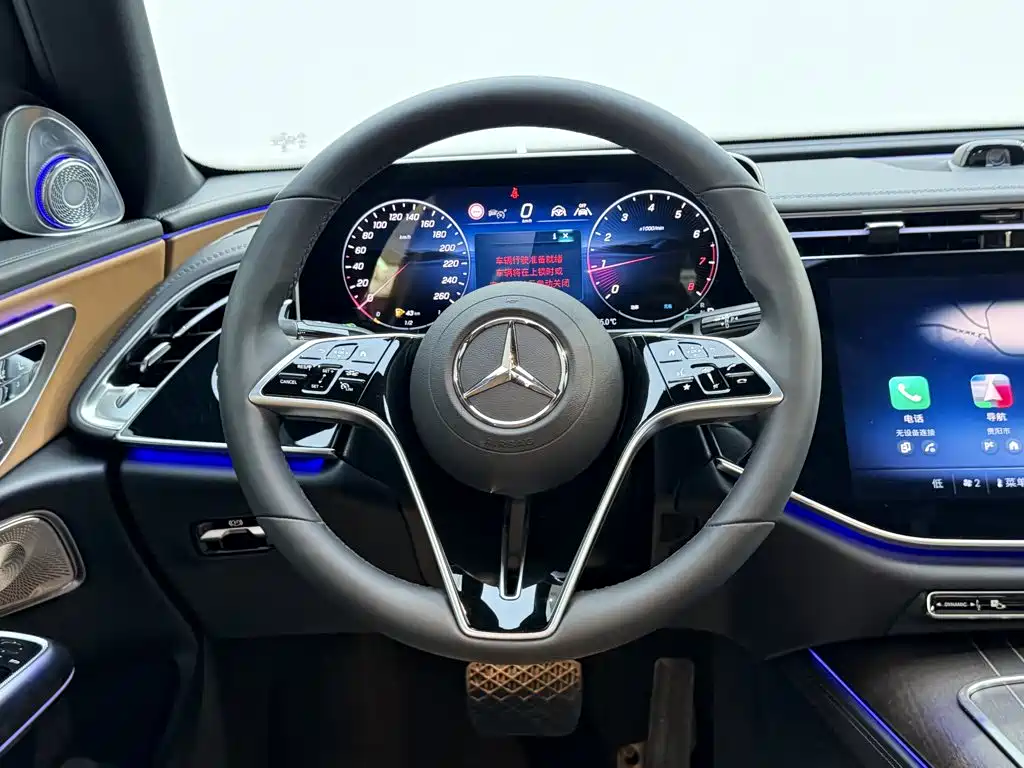 Mercedes-Benz E-Class — фото 14