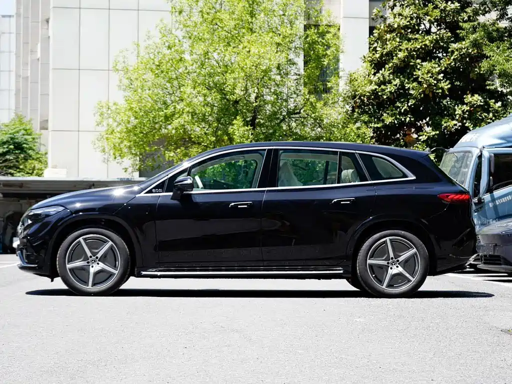Mercedes-Benz EQS SUV — фото 3