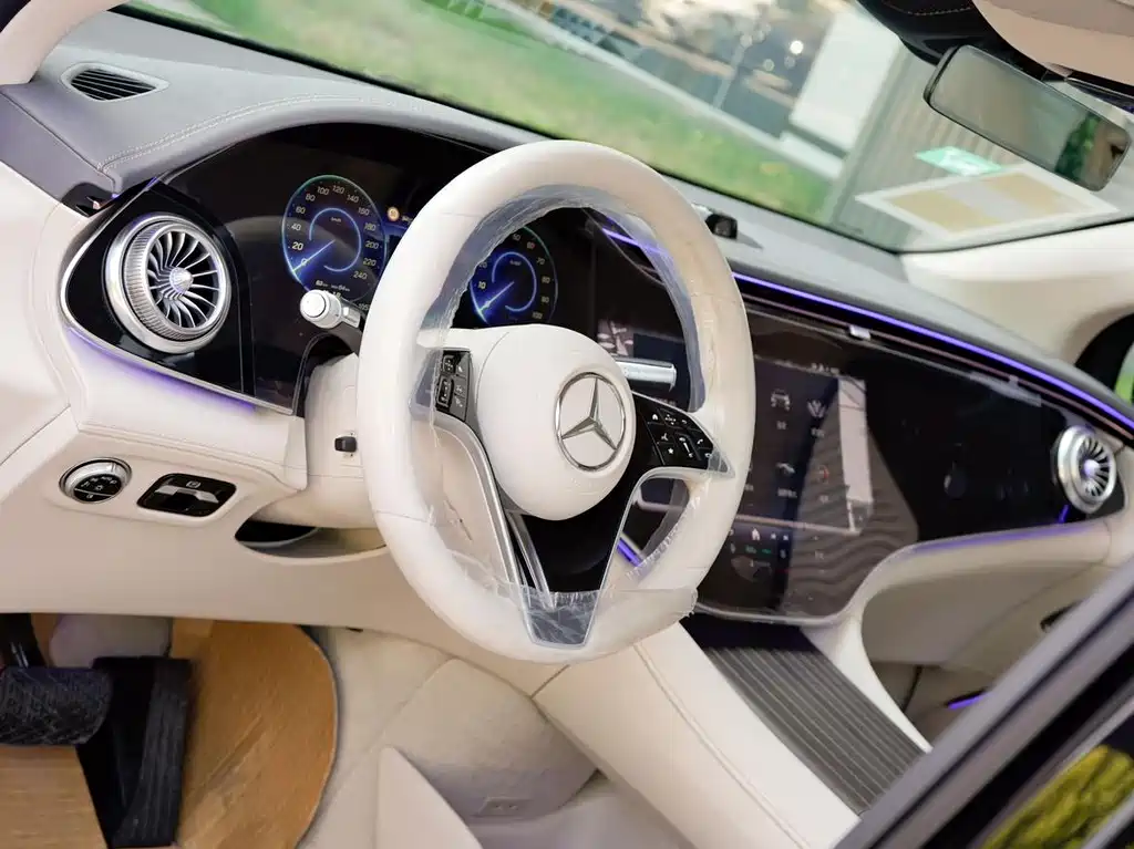 Mercedes-Benz EQS SUV — фото 9