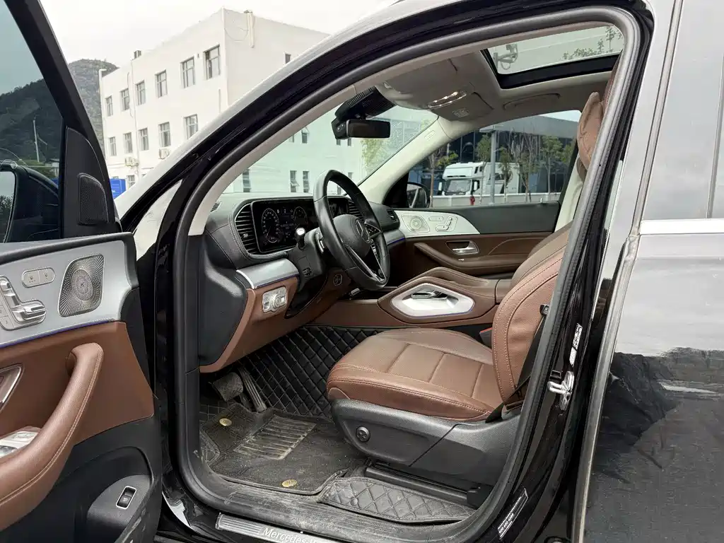 Mercedes-Benz GLS — фото 16