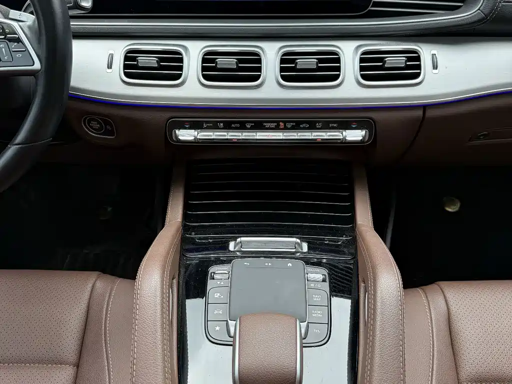 Mercedes-Benz GLS — фото 6