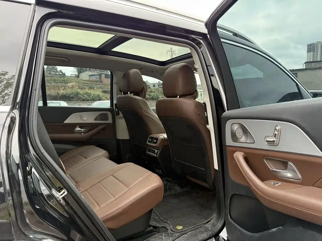 Mercedes-Benz GLS — фото 9