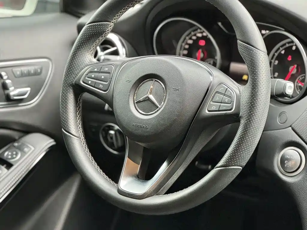 Mercedes-Benz GLA — фото 4