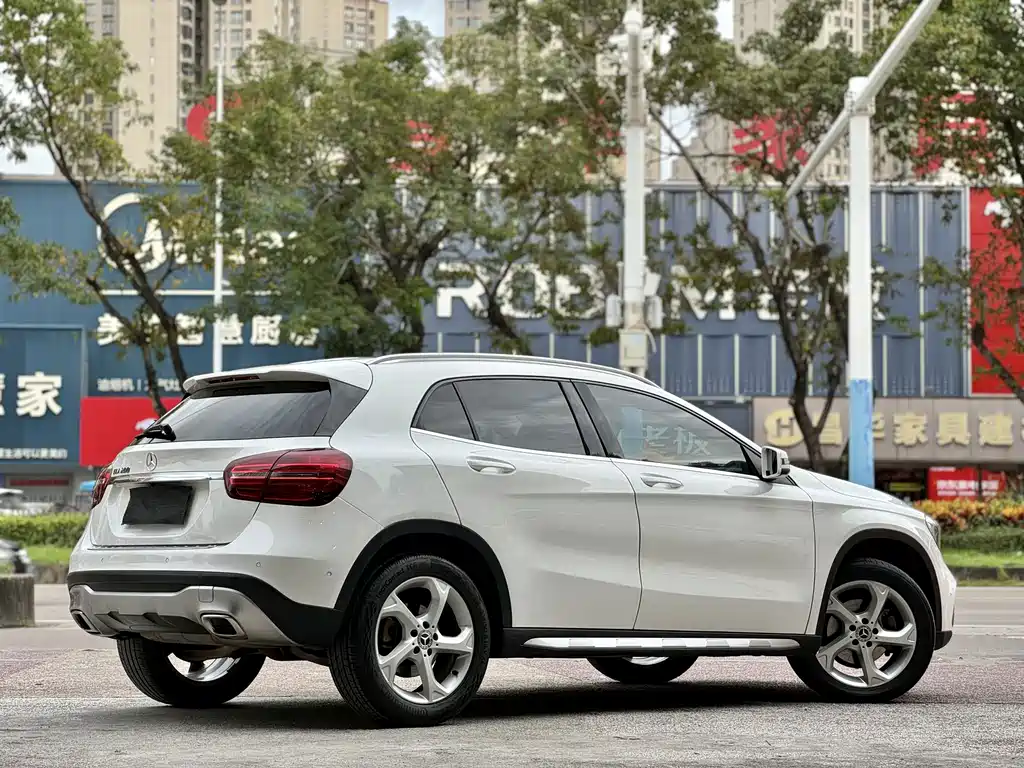Mercedes-Benz GLA — фото 9