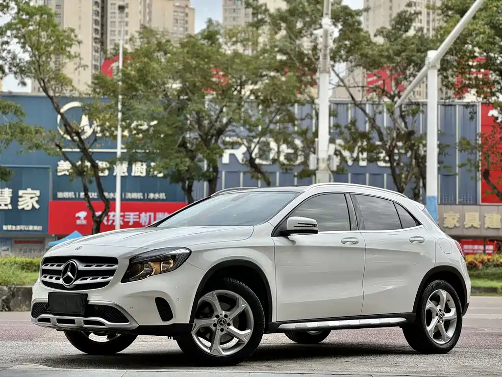 Mercedes-Benz GLA — фото 10