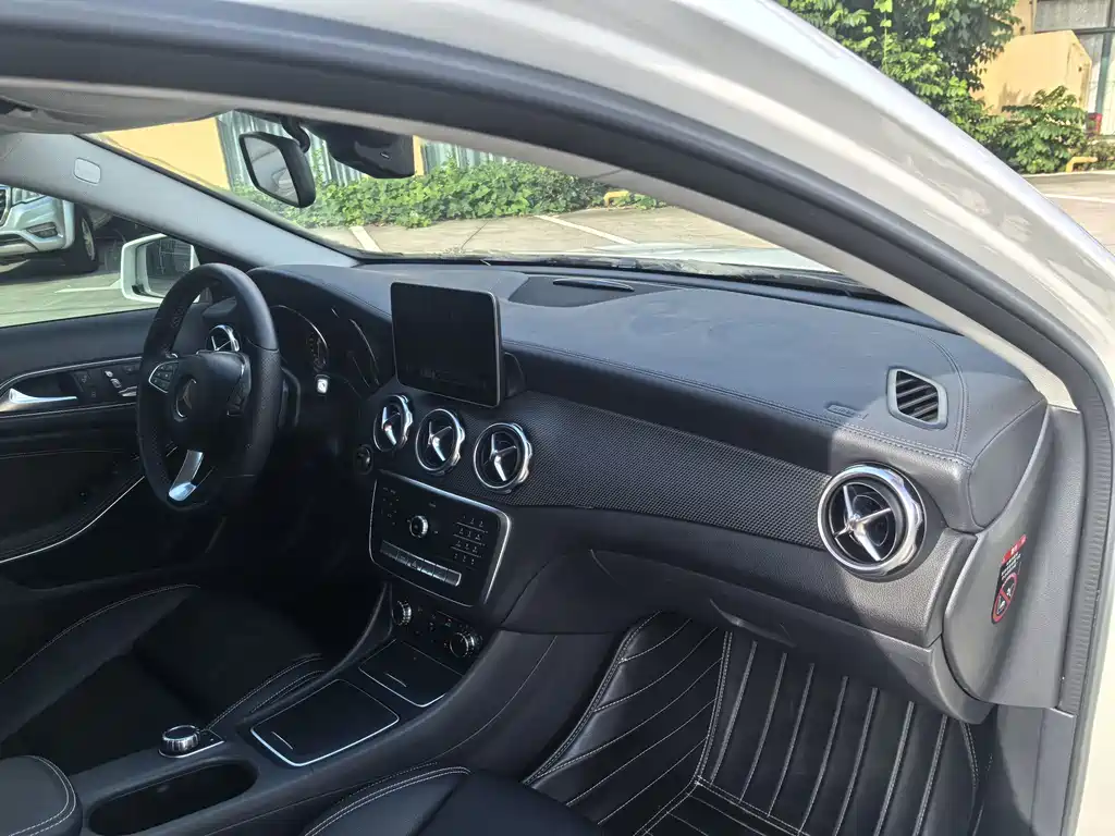 Mercedes-Benz GLA — фото 14