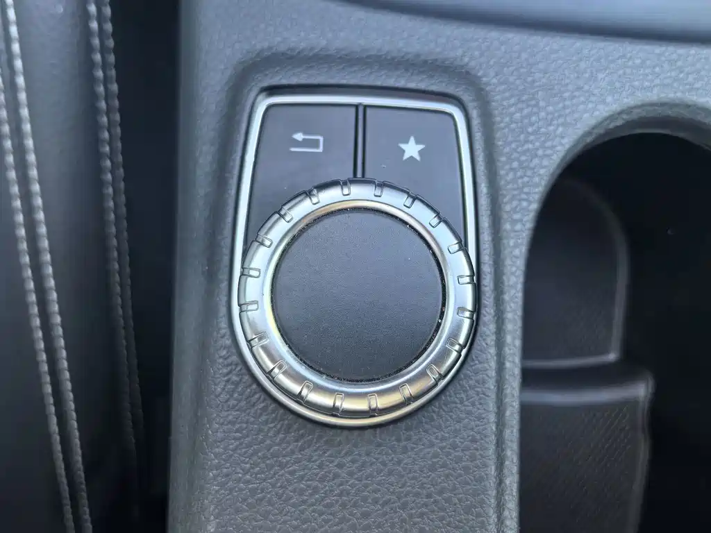 Mercedes-Benz GLA — фото 25