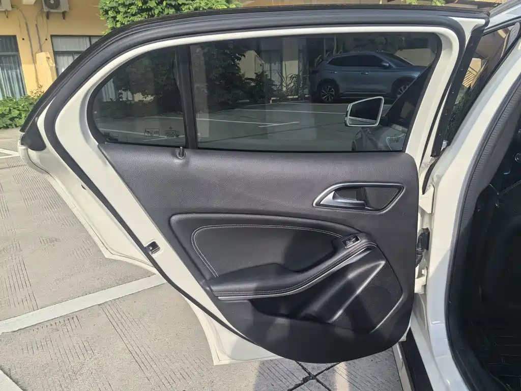 Mercedes-Benz GLA — фото 31