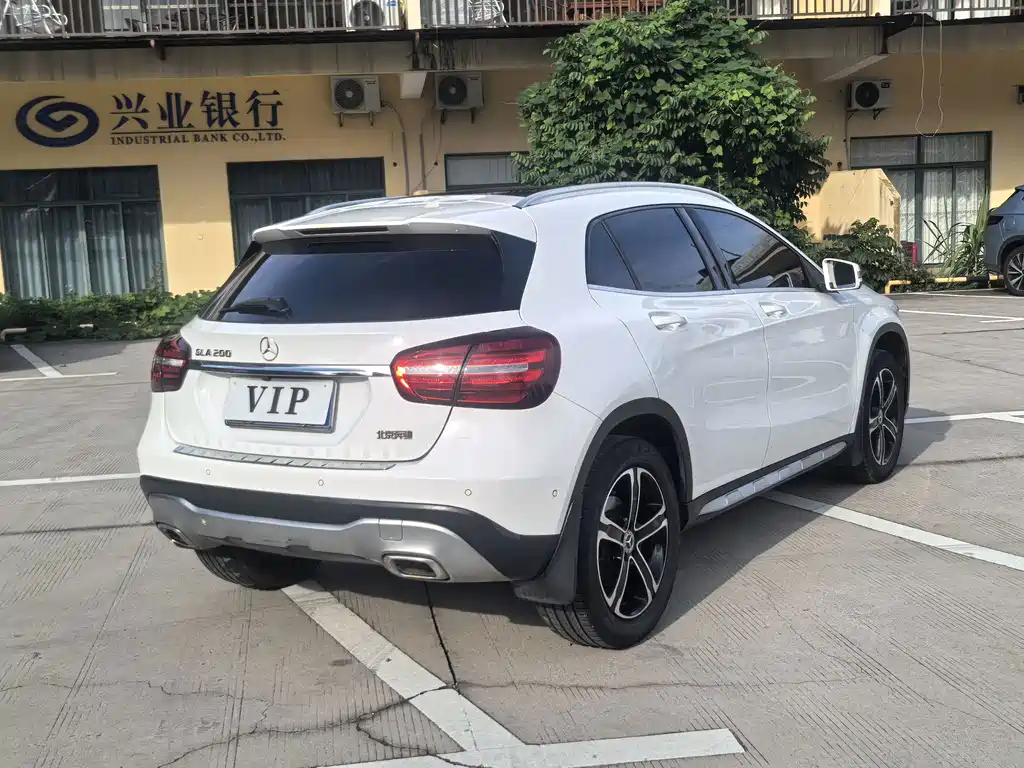 Mercedes-Benz GLA — фото 7