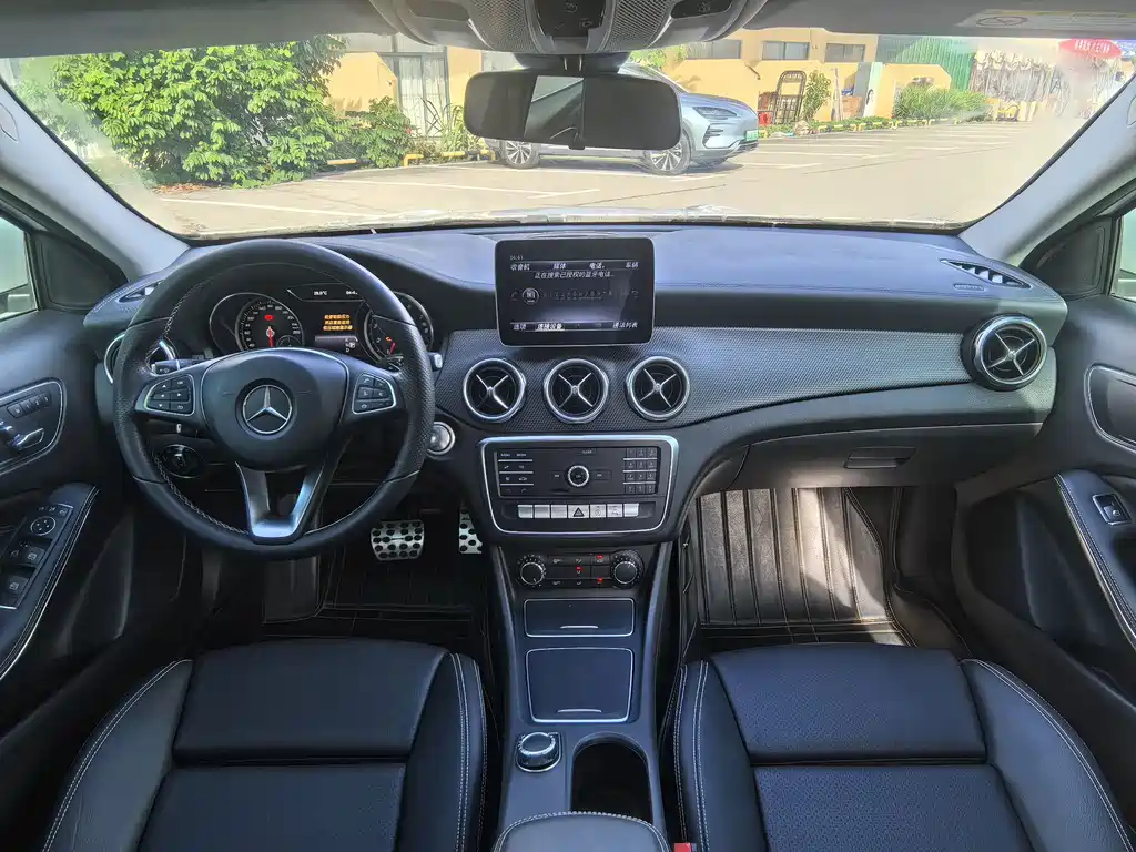 Mercedes-Benz GLA — фото 10