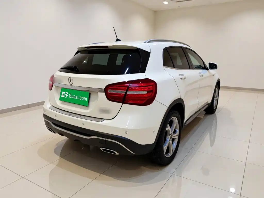Mercedes-Benz GLA — фото 6