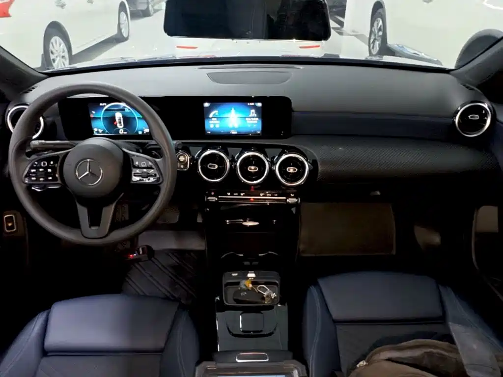 Mercedes-Benz A-Class — фото 10