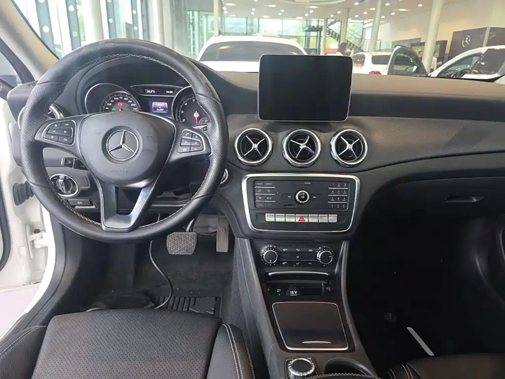 Mercedes-Benz GLA — фото 14