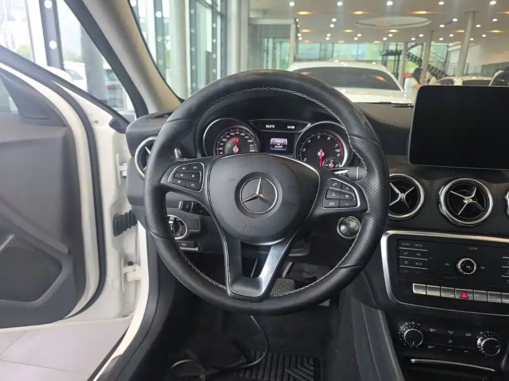 Mercedes-Benz GLA — фото 15
