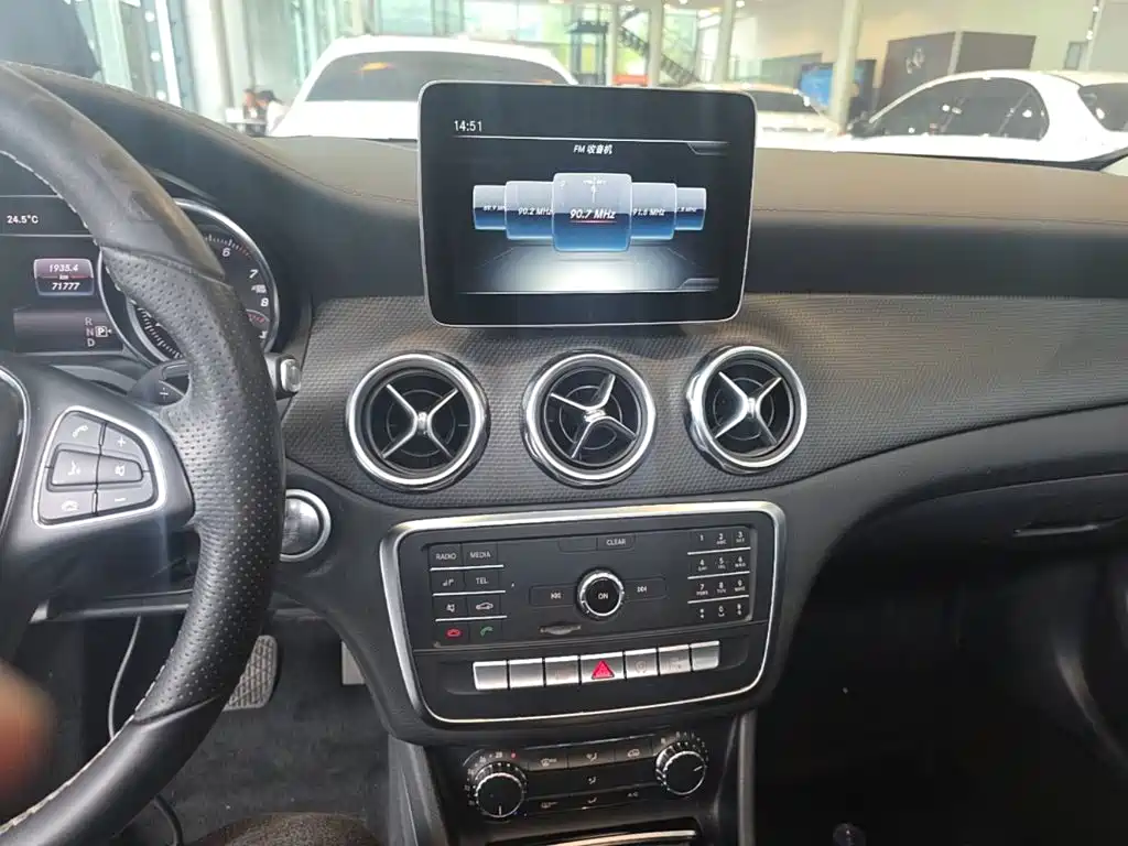 Mercedes-Benz GLA — фото 18