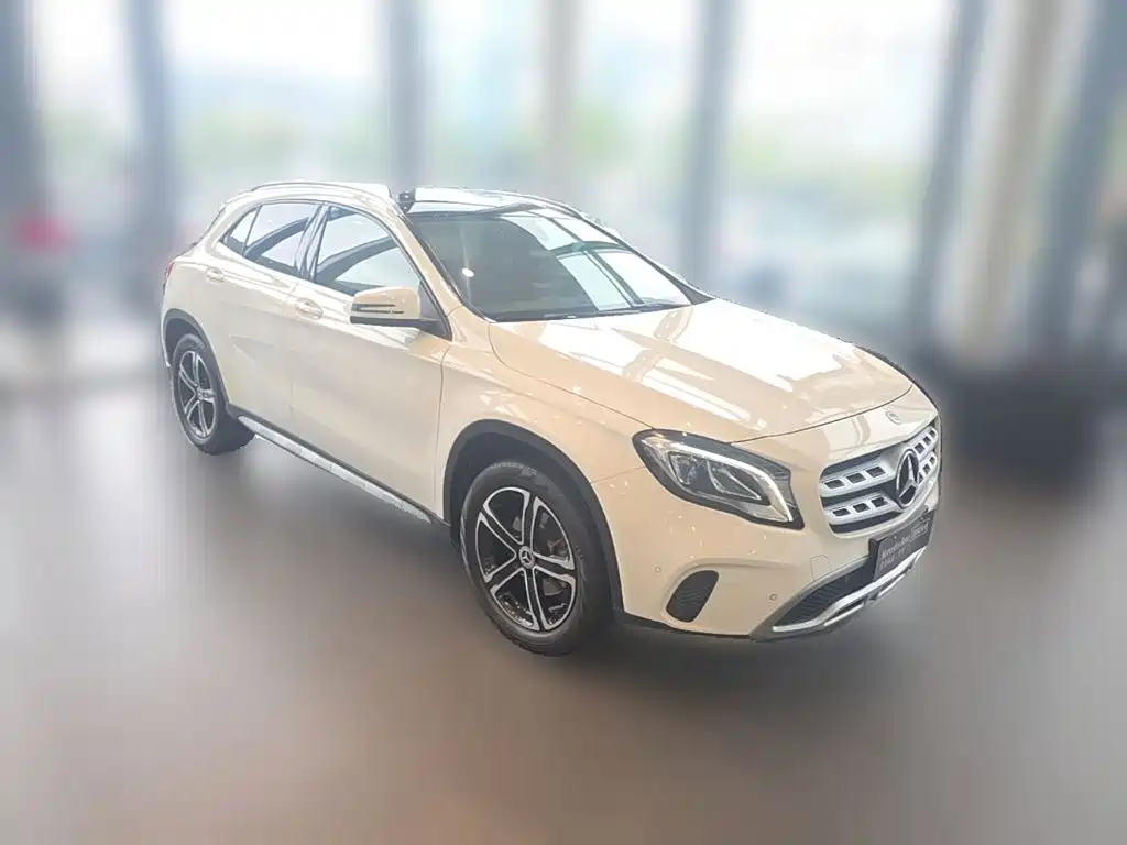 Mercedes-Benz GLA — фото 6