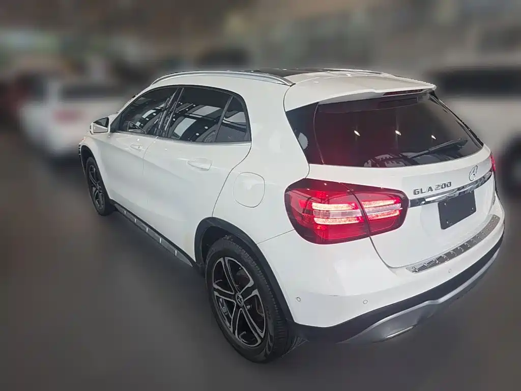 Mercedes-Benz GLA — фото 7