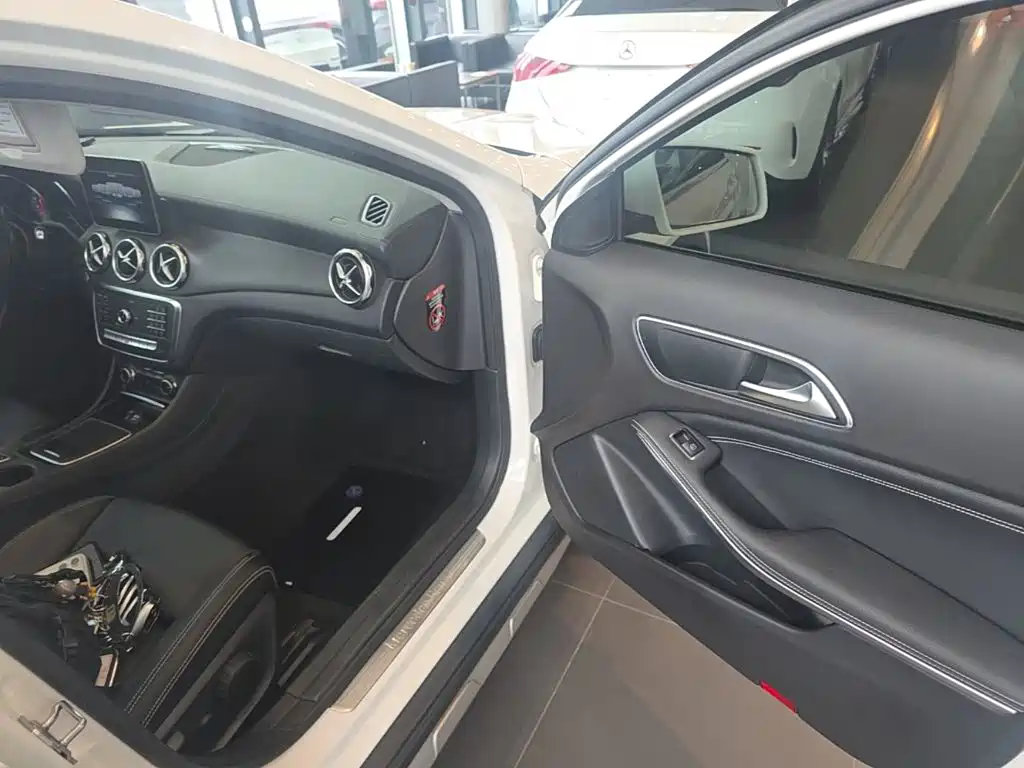 Mercedes-Benz GLA — фото 9