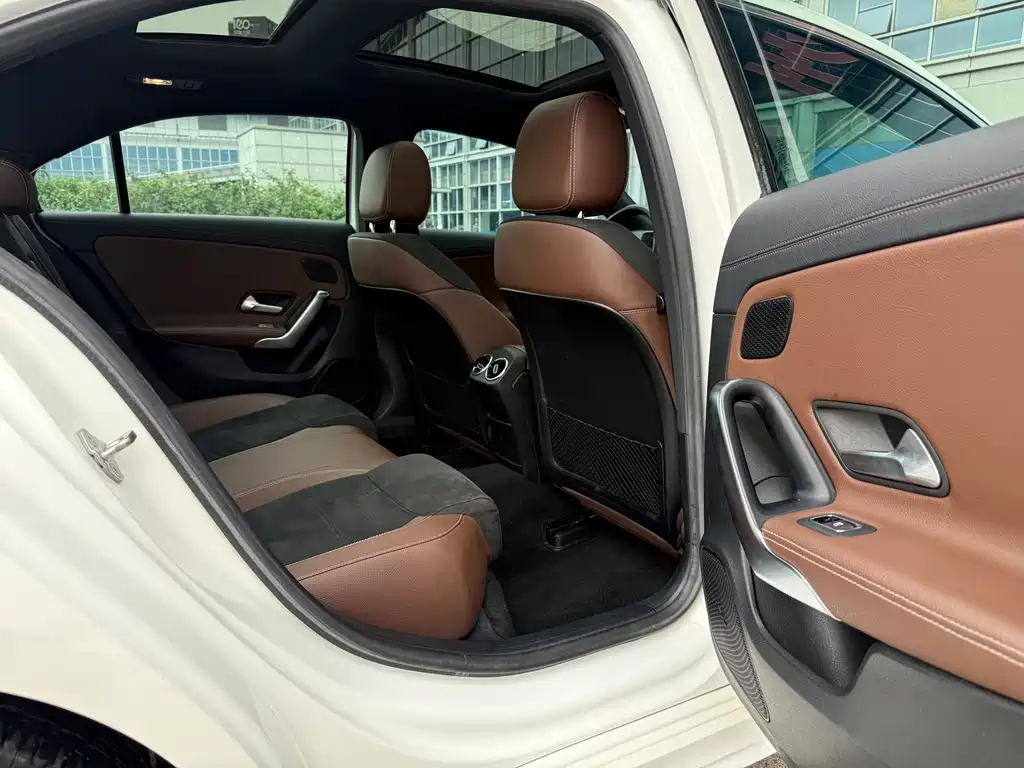 Mercedes-Benz A-Class — фото 14