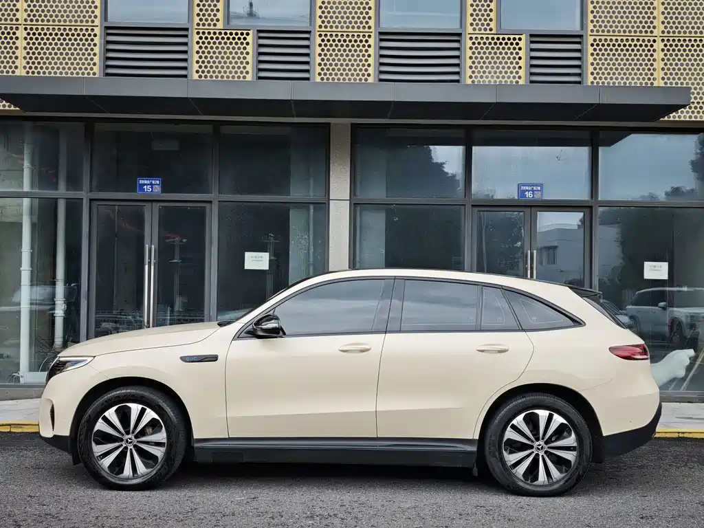 Mercedes-Benz EQC — фото 3