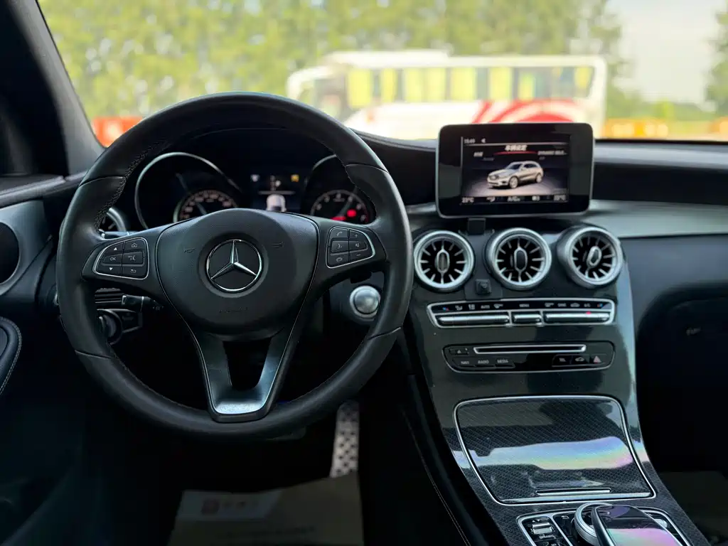 Mercedes-Benz GLC — фото 10