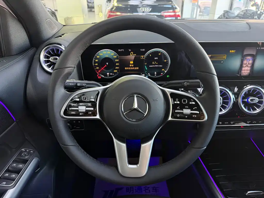Mercedes-Benz GLA — фото 11