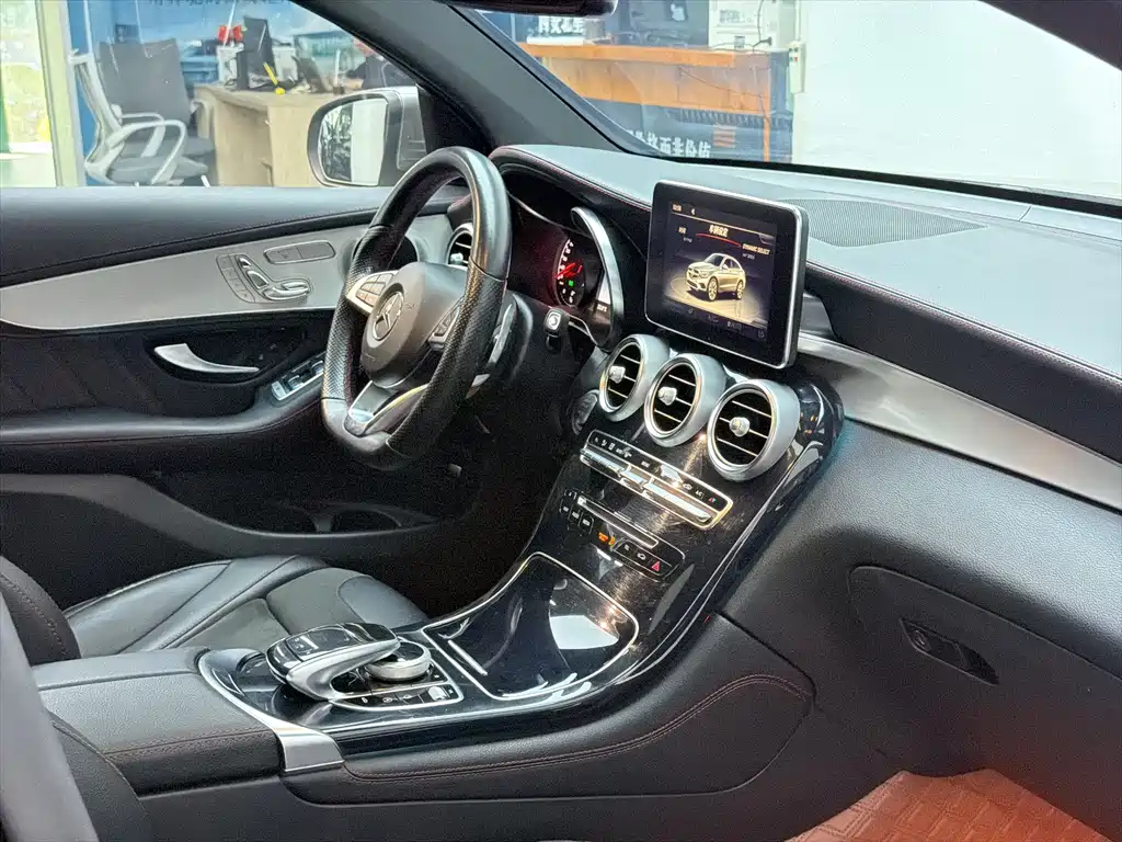 Mercedes-Benz GLC Coupe AMG — фото 14