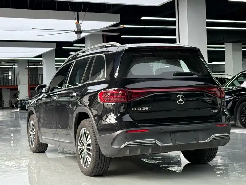 Mercedes-Benz EQB — фото 10