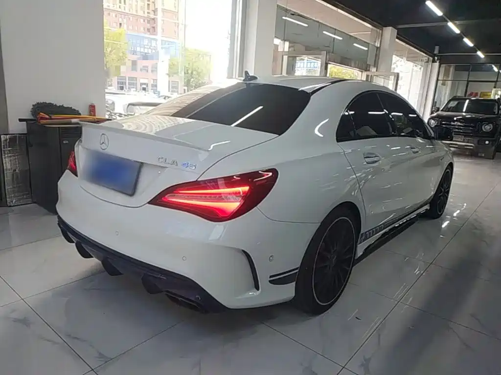 Mercedes-Benz CLA AMG — фото 7