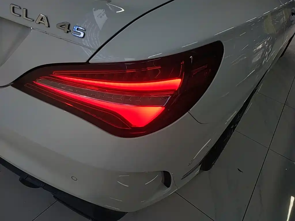 Mercedes-Benz CLA AMG — фото 8
