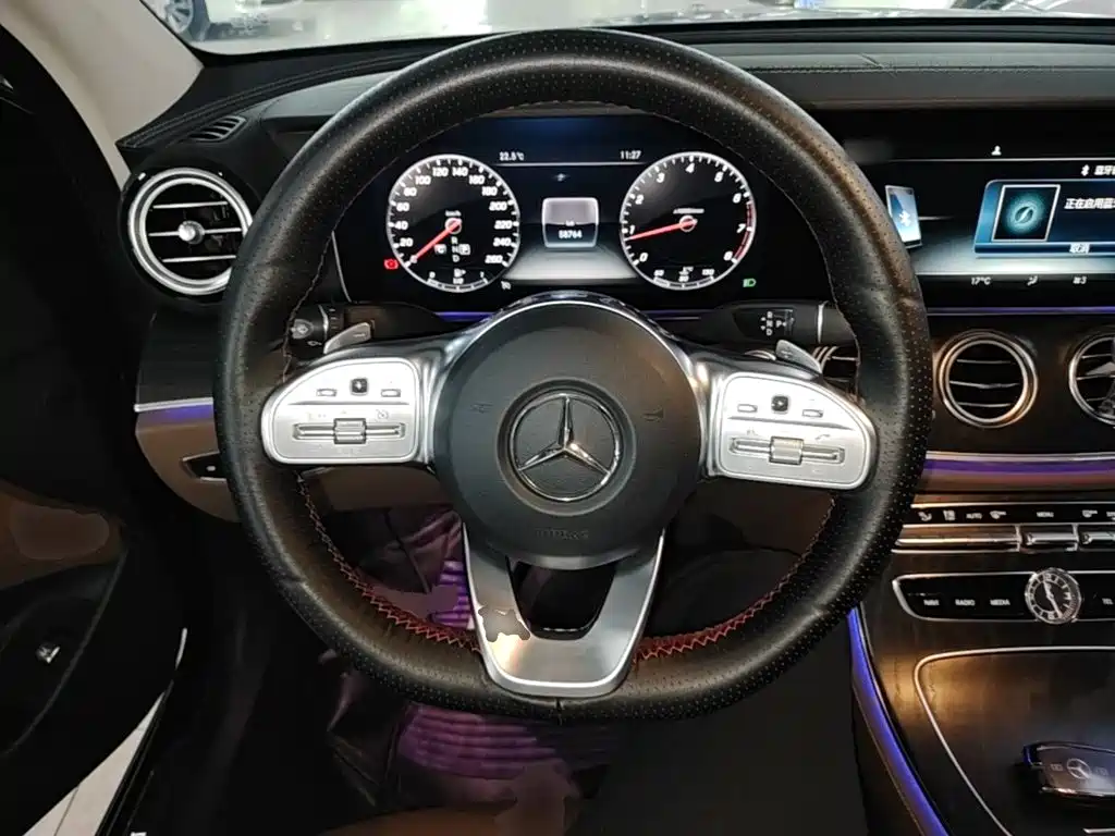 Mercedes-Benz E-Class — фото 11