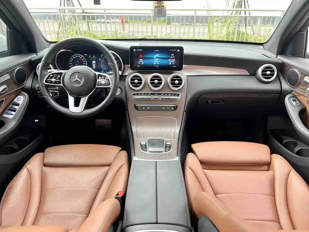 Mercedes-Benz GLC — фото 6