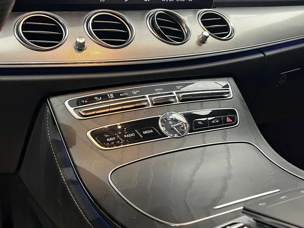 Mercedes-Benz E-Class (Import) — фото 22