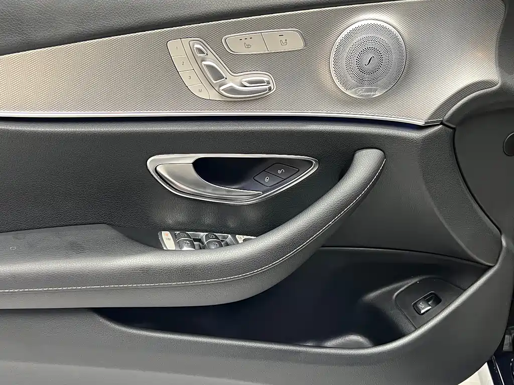 Mercedes-Benz E-Class (Import) — фото 23