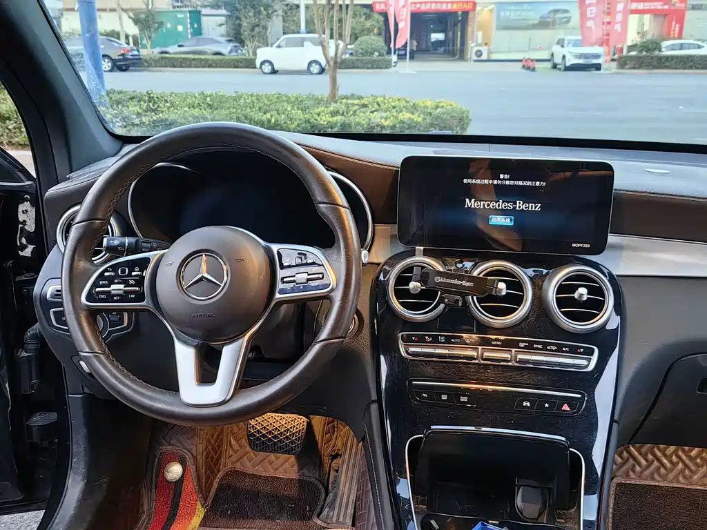 Mercedes-Benz GLC — фото 5