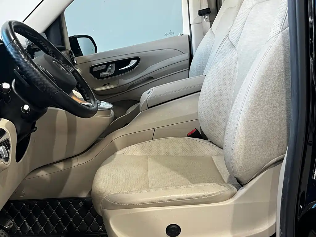Mercedes-Benz V-Class — фото 7