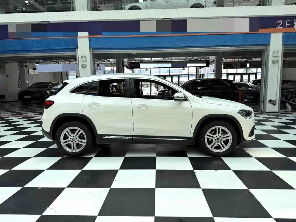 Mercedes-Benz GLA — фото 4
