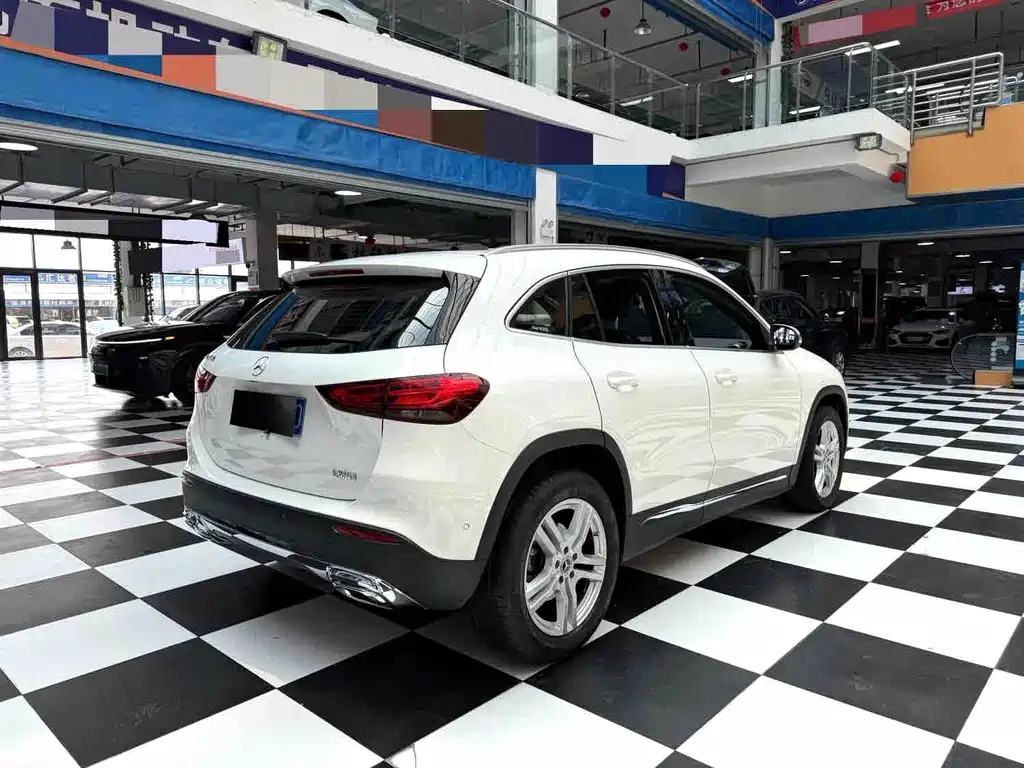 Mercedes-Benz GLA — фото 6