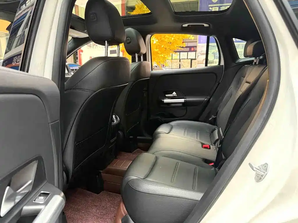 Mercedes-Benz GLA — фото 10