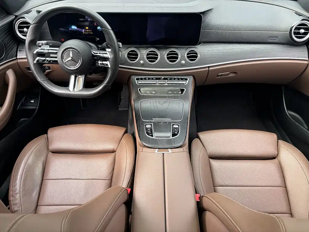 Mercedes-Benz E-Class — фото 13