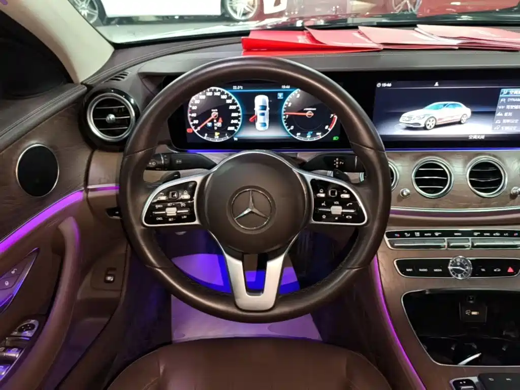 Mercedes-Benz E-Class — фото 11