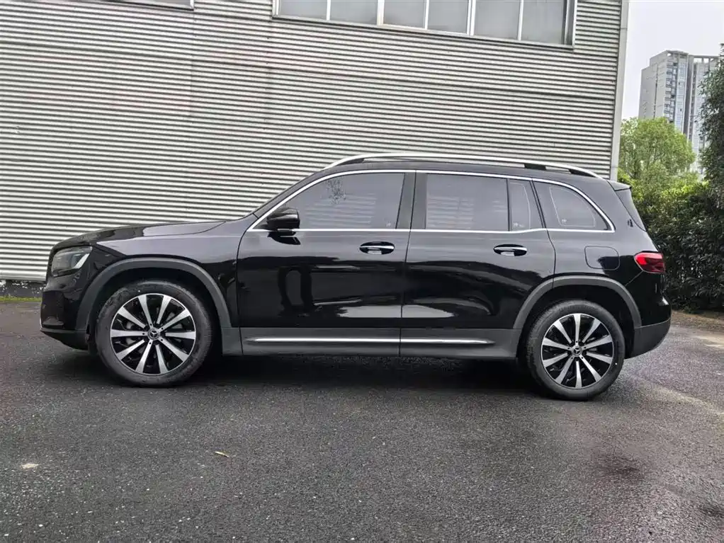 Mercedes-Benz GLB — фото 2