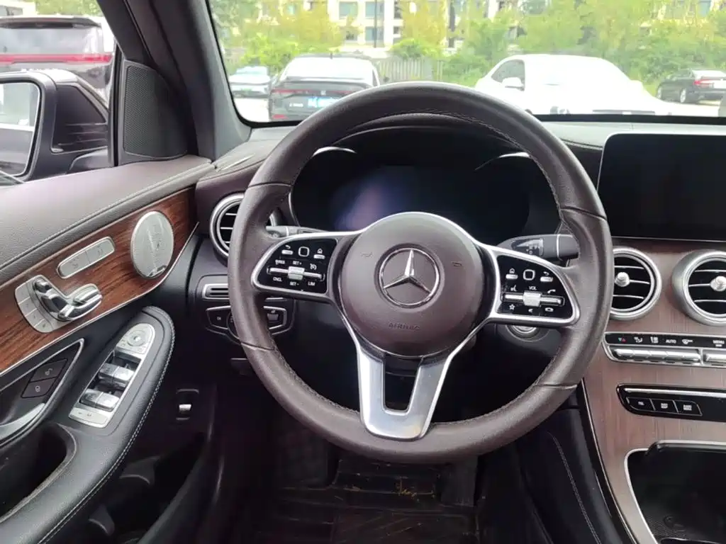 Mercedes-Benz GLC — фото 15