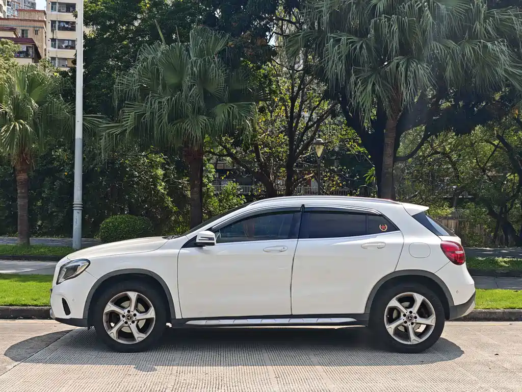 Mercedes-Benz GLA — фото 6