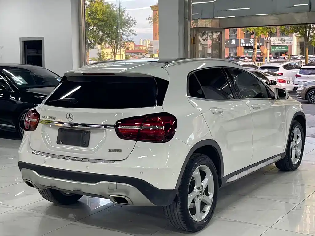 Mercedes-Benz GLA — фото 6