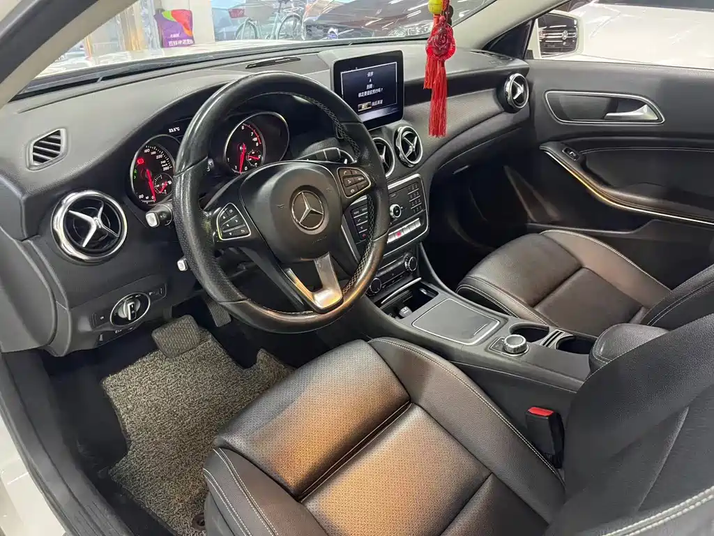 Mercedes-Benz GLA — фото 7