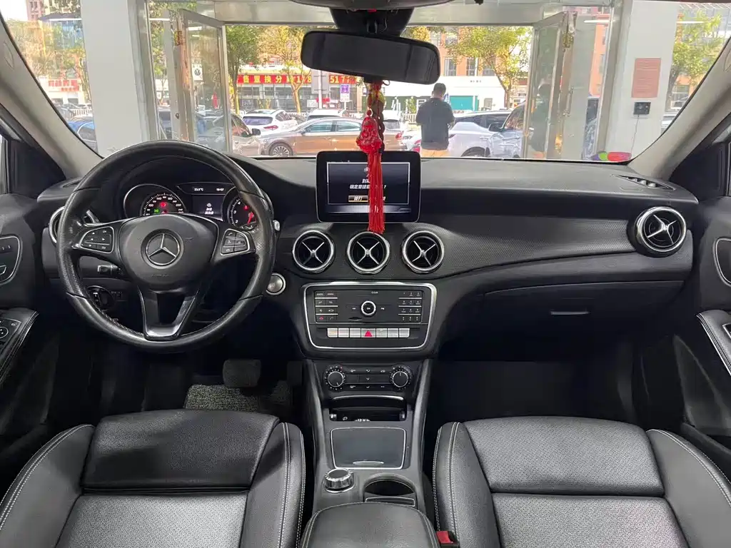 Mercedes-Benz GLA — фото 9