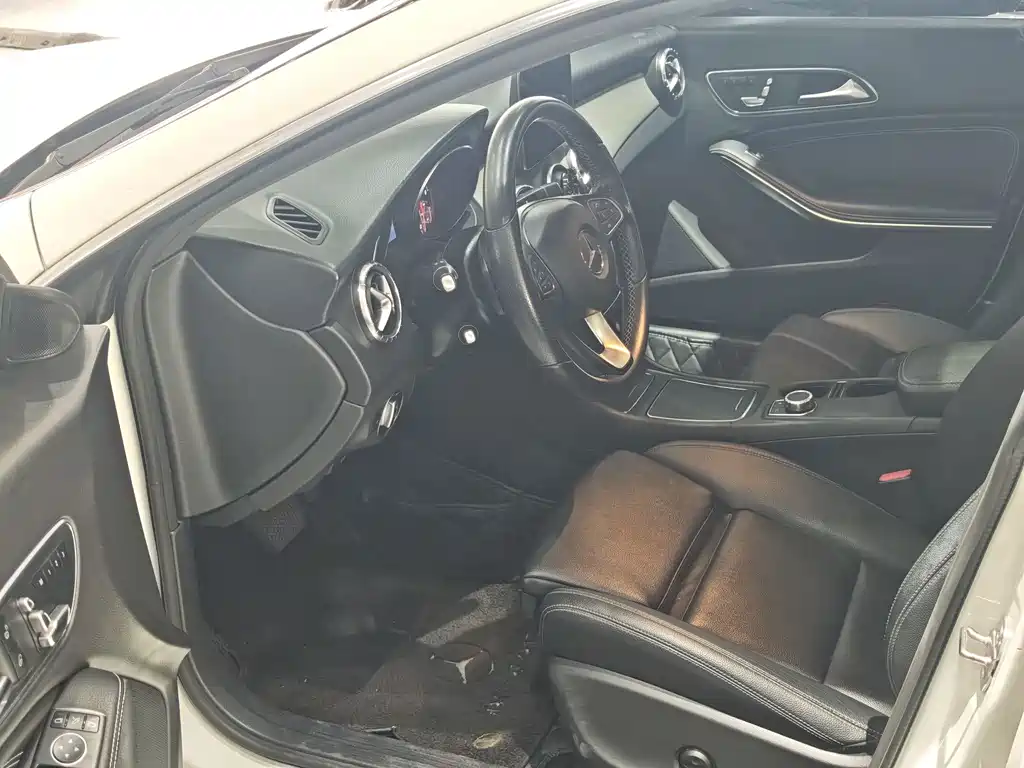 Mercedes-Benz CLA (Import) — фото 2